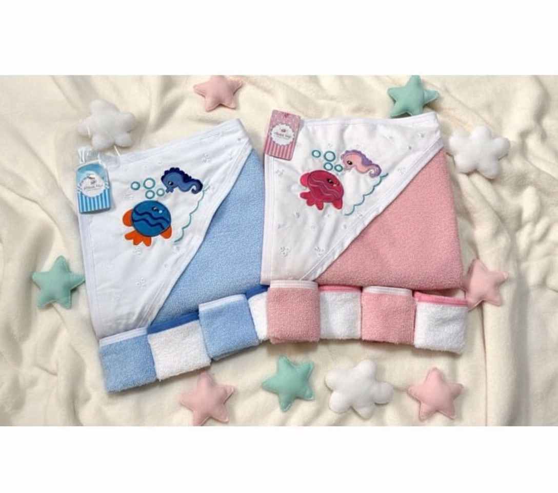 Toalla con Capucha de Personajes Clásicos y Toallita Facial de Regalo 🐭💖🚿